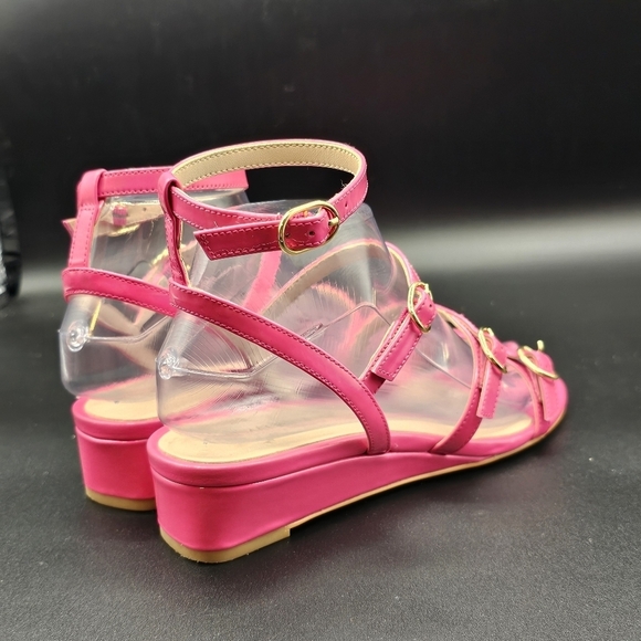 Stuart Weitzman Grecian Patent Sandal - Picture 5 of 9